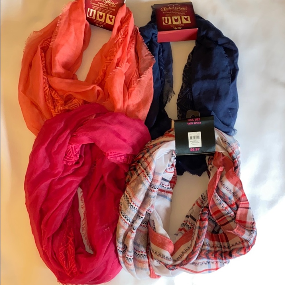 ✨NWT (4) Beautiful Texture Infinity Scarf